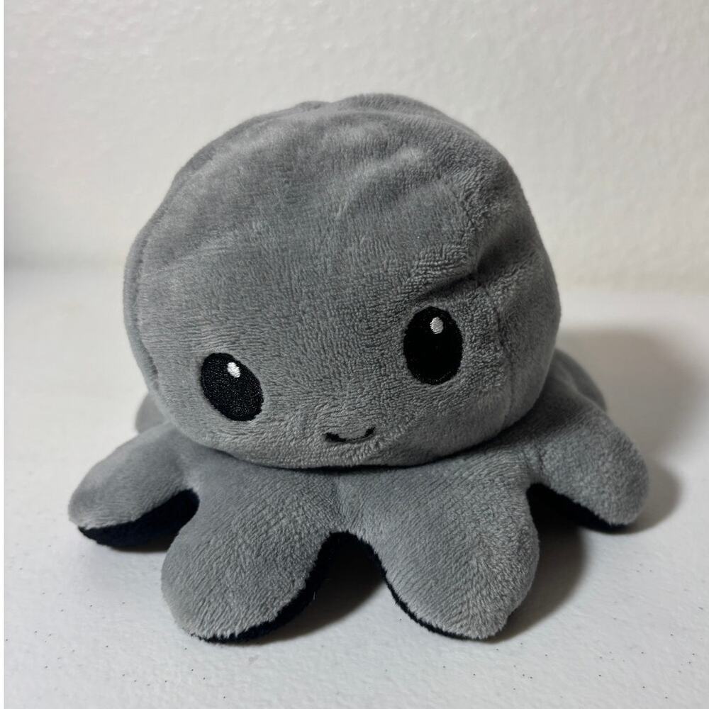 TeeTurtle Reversible Octopus Plushie Black Gray Two-Sided Flip Plush Toy 4"